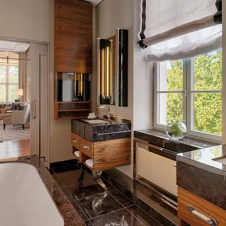 Hotell Bilderberg Bellevue 5*