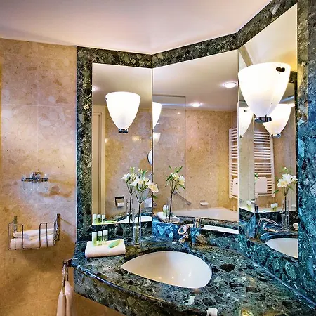 Bilderberg Bellevue מלון 5*
