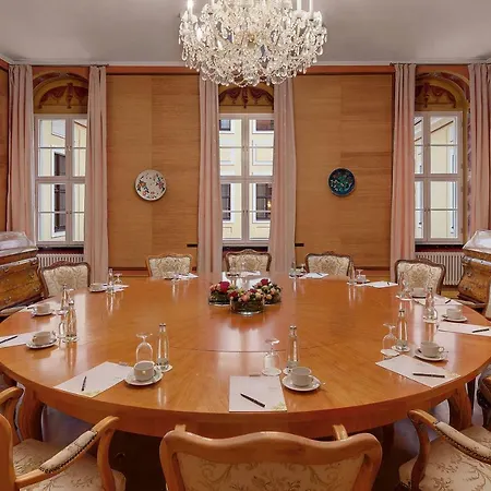 Bilderberg Bellevue מלון 5*
