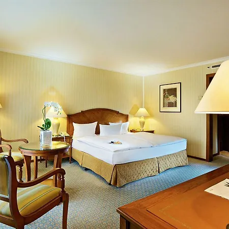 Bilderberg Bellevue 5* Dresden